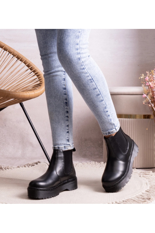 Botins pretos com plataforma Lessaya
