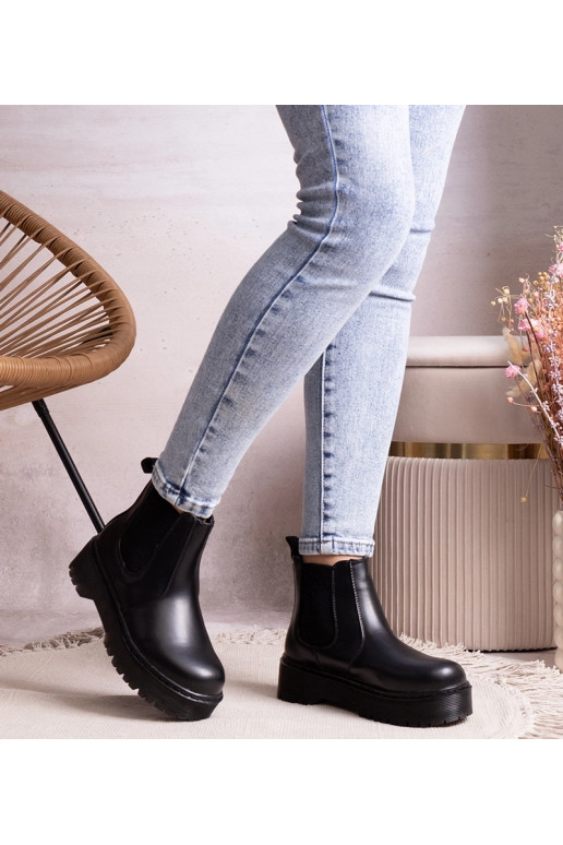 Botins pretos com plataforma Lessaya