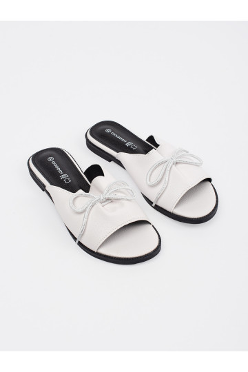 cor branca Chinelos płaksie com um arco 2