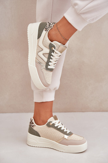 tênis Feminino com uma plataforma com padrões de pele de leopardo cor verde Lorori