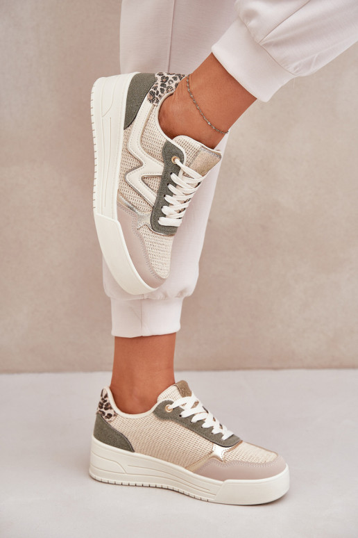 tênis Feminino com uma plataforma com padrões de pele de leopardo cor verde Lorori