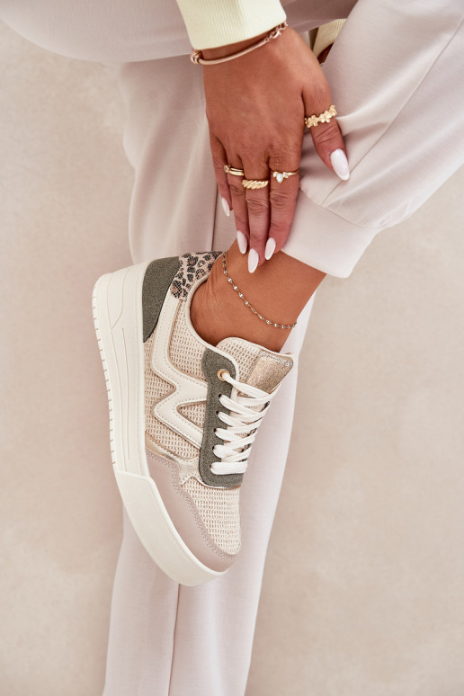 tênis Feminino com uma plataforma com padrões de pele de leopardo cor verde Lorori