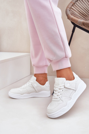 Batelas esportivos Sneakers modelo feminino em couro ecológico na cor branca Telisiria