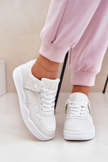 Batelas esportivos Sneakers modelo feminino em couro ecológico na cor branca Telisiria 2