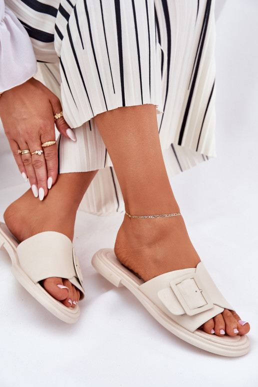 Chinelos de couro Feminino com fivelas D&A SJ2302-01 bege Chinelos de couro Feminino com fivelas D&A SJ2302-01 bege