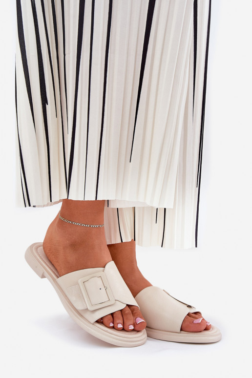 Chinelos de couro Feminino com fivelas D&A SJ2302-01 bege Chinelos de couro Feminino com fivelas D&A SJ2302-01 bege