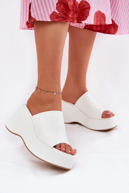 Eko Chinelos de couro Feminino com uma plataforma I Koturnie cor branca Kisoffi Eko Chinelos de couro Feminino com uma plataforma I Koturnie cor branca Kisoffi