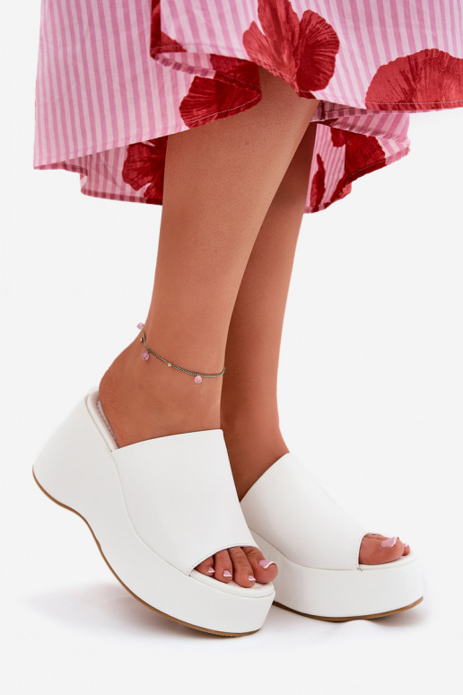 Eko Chinelos de couro Feminino com uma plataforma I Koturnie cor branca Kisoffi Eko Chinelos de couro Feminino com uma plataforma I Koturnie cor branca Kisoffi