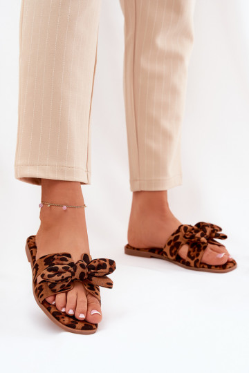 Chinelos femininas com solado plano e laços com estampa de pele de leopardo marrons Tobin 2