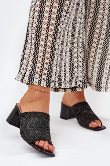 chinelo feminino com trançado e salto pequeno cor preta Ciariloria
