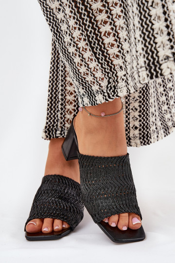 chinelo feminino com trançado e salto pequeno cor preta Ciariloria 2