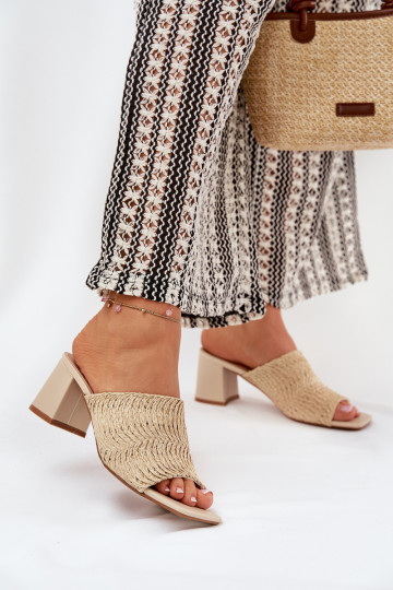 chinelo feminino com trançado e salto pequeno cor areia Ciariloria 2