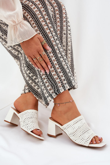 Chinelos femininos Com trança com salto cor branca Ciariloria