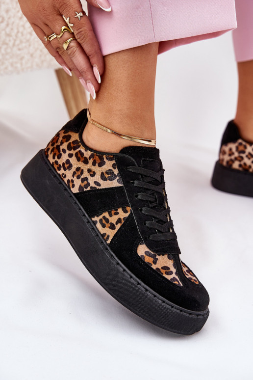 À modalo de tênis Feminino e escritos com uma plataforma cor preta Habilitadotivira