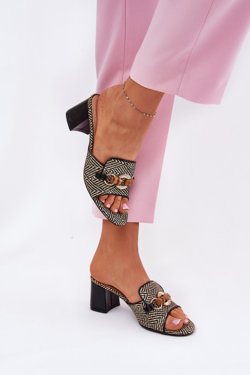 Chinelos femininos com salto com enfeites cor preta Ovittole