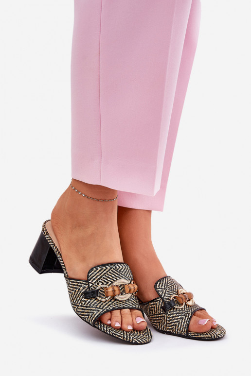 Chinelos femininos com salto com enfeites cor preta Ovittole