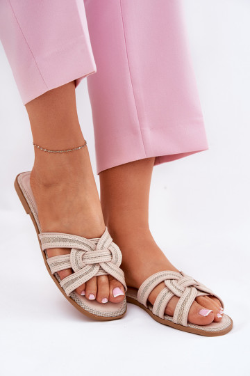 chinelo feminino plano com tiras entrelaçadas na cor areia Acimine