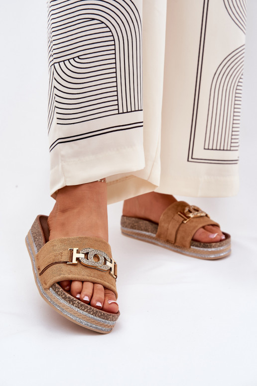 Chinelos femininos Ze cor douradam Detalem com uma plataforma com brilho cor marrom Eanes