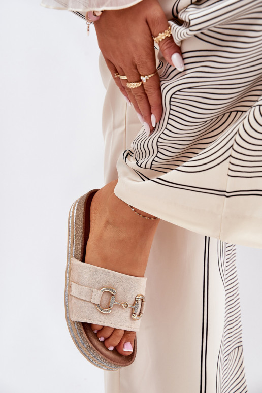 Chinelos femininos com uma plataforma com detalhes dourados E brilho bege Morisela