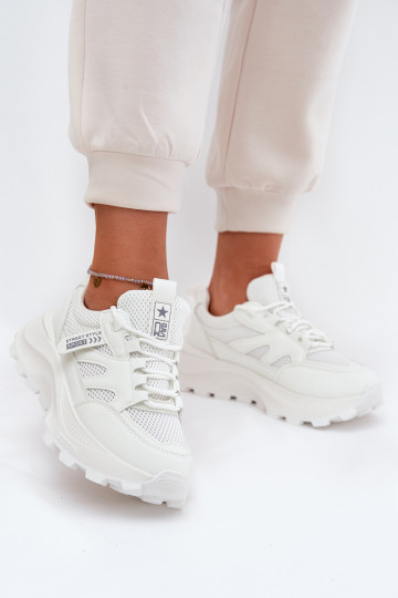 tênis À modalo de tênis Feminino Em uma sola grossa cor branca Prononice