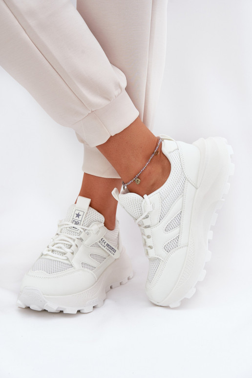 tênis À modalo de tênis Feminino Em uma sola grossa cor branca Prononice tênis À modalo de tênis Feminino Em uma sola grossa cor branca Prononice