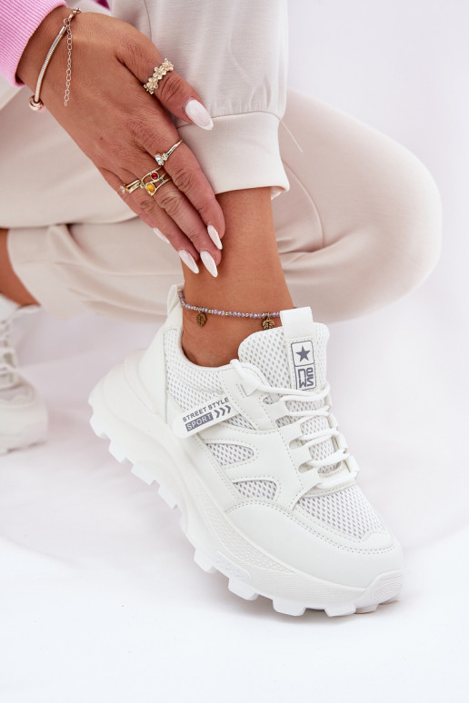 tênis À modalo de tênis Feminino Em uma sola grossa cor branca Prononice tênis À modalo de tênis Feminino Em uma sola grossa cor branca Prononice