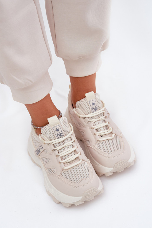 tênis À modalo de tênis Feminino Em uma sola grossa bege Prononice tênis À modalo de tênis Feminino Em uma sola grossa bege Prononice