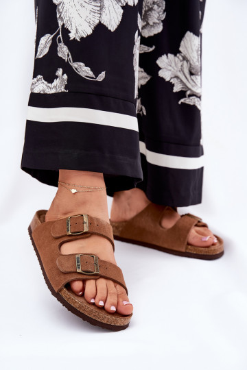 Chinelos femininos de camurça com fivelas Big Star RR274A394 cor marrom