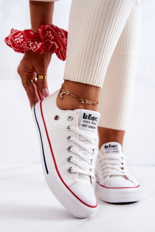 Sapatos femininos Lee Cooper LCEM-22-31-0875L cor branca Sapatos femininos Lee Cooper LCEM-22-31-0875L cor branca