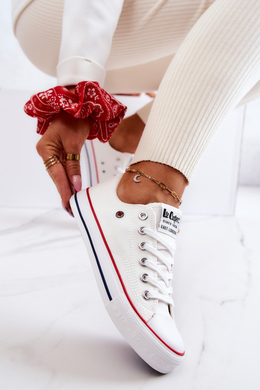 Sapatos femininos Lee Cooper LCEM-22-31-0875L cor branca Sapatos femininos Lee Cooper LCEM-22-31-0875L cor branca