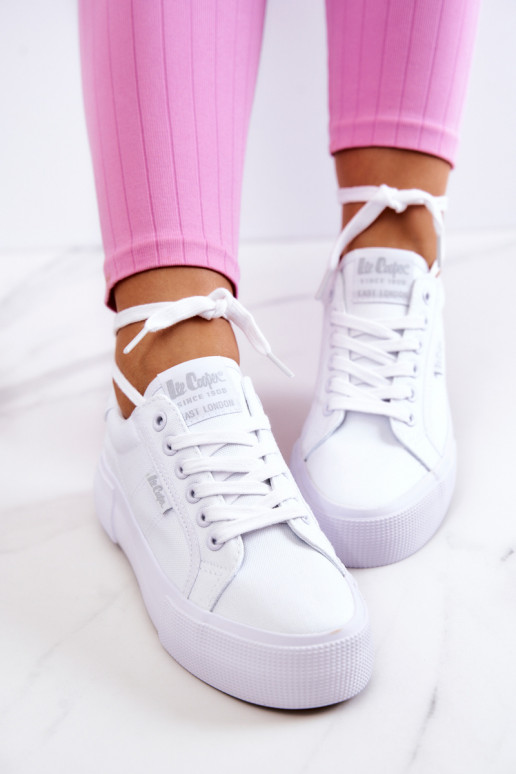 Tênis com uma plataforma Lee Cooper LCEM-22-31-0884L cor branca Tênis com uma plataforma Lee Cooper LCEM-22-31-0884L cor branca