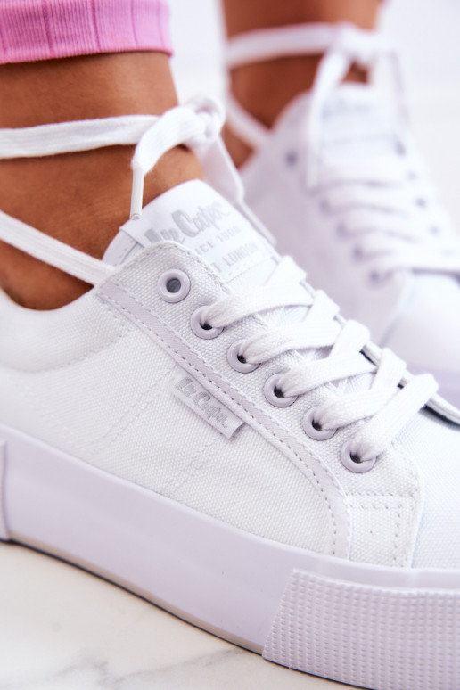 Tênis com uma plataforma Lee Cooper LCEM-22-31-0884L cor branca Tênis com uma plataforma Lee Cooper LCEM-22-31-0884L cor branca