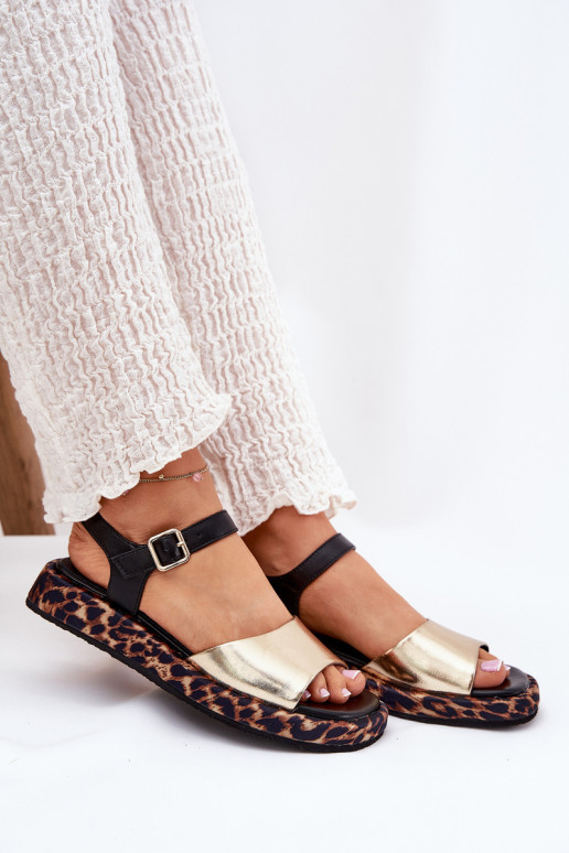 sandálias Pele Feminino com uma plataforma e escritos S.Barski JC51-347 cor dourada sandálias Pele Feminino com uma plataforma e escritos S.Barski JC51-347 cor dourada