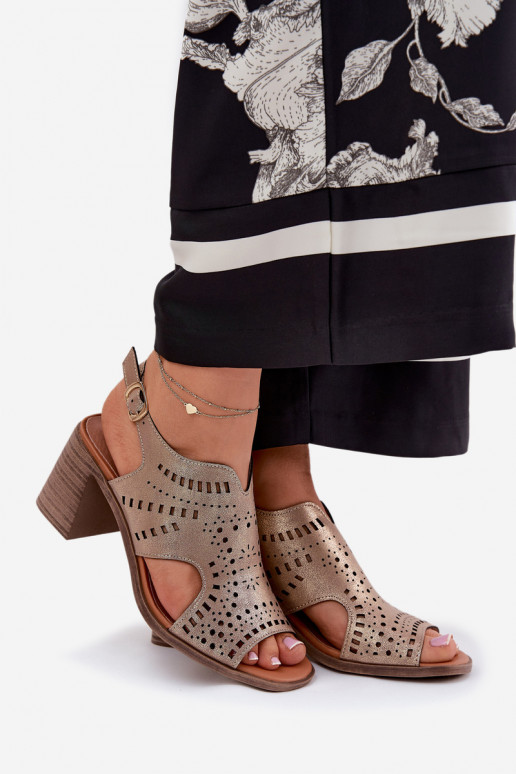 com elementos abertos Sandálias femininas de salto alto cor dourada Tosine com elementos abertos Sandálias femininas de salto alto cor dourada Tosine