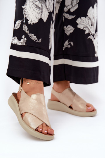 Sandálias femininas de couro ecológico cor dourada Tosmelia 2