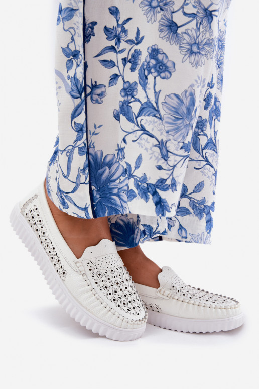 Pele mocassins femininos com elementos abertos Vinceza 88028 cor branca Pele mocassins femininos com elementos abertos Vinceza 88028 cor branca