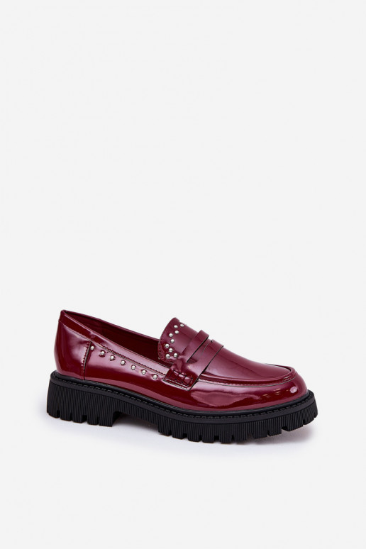 mocassim feminino com efeito laqueado e decoração na cor bordô Įjungtallae