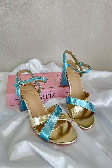 Sapatos de salto altos... 2