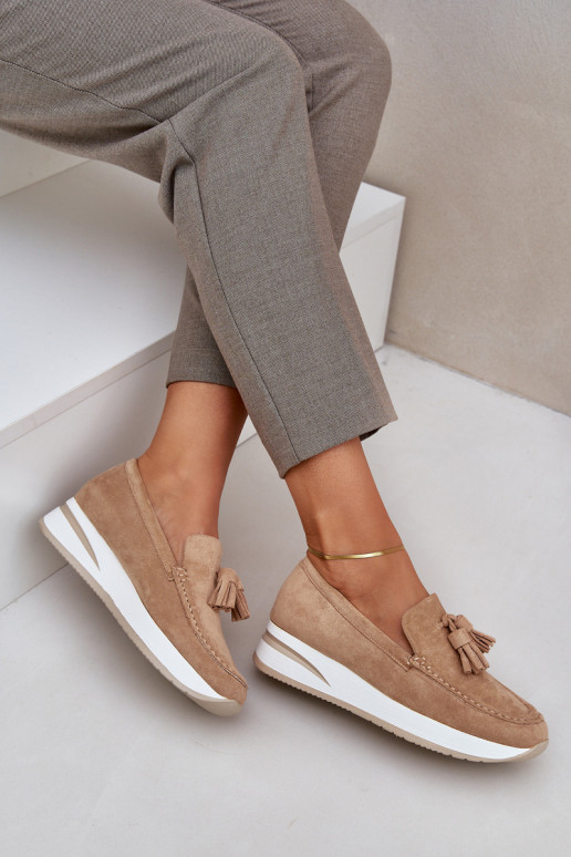 Sapatos femininos em camurça...