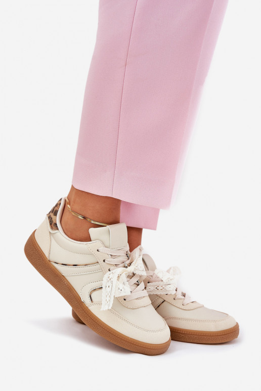 tênis baixo modelo feminino com cadarços e estampa de pele de leopardo cor areia Zielle