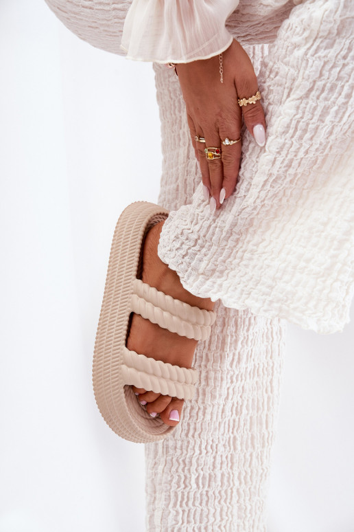 Chinelos leves  Chinelos femininos com uma plataforma S.Barski ZK51-001 bege