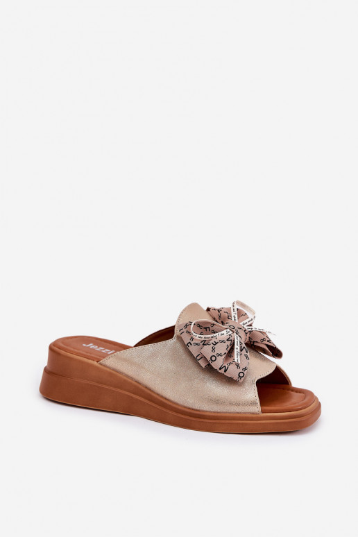 Chinelos femininos Em uma cunha com fitas cor dourada Moonzella