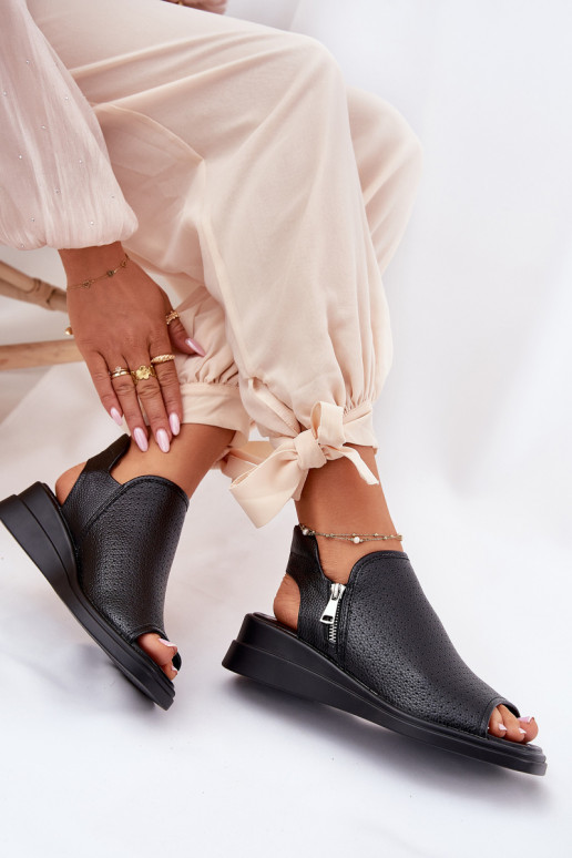 Sandálias femininas Em uma cunha cor preta Mevinette