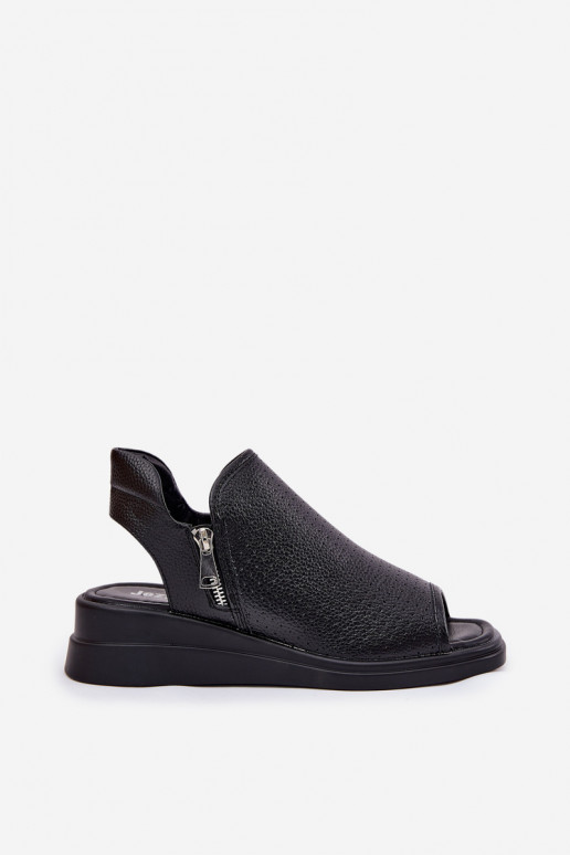 Sandálias femininas Em uma cunha cor preta Mevinette