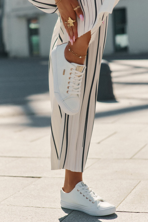 Sapatos casuais brancos femininos em couro sintético Big Star RR274748