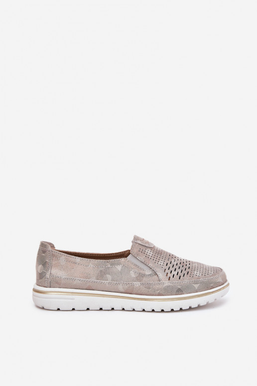 feito de sapatos de camurça de um modelo marcante na cor bege-ouro Inez