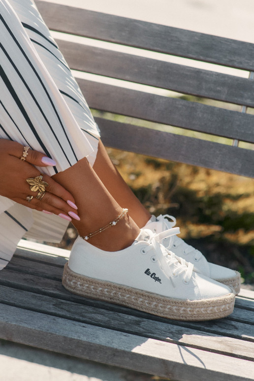 Tênis casuais com cadarços Lee Cooper LCIN-25-44-3217 brancos