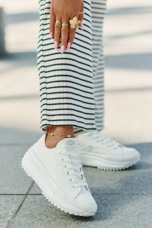 Sapatos de lazer Z Haftem com uma plataforma Lee Cooper LCEM-25-31-3465L cor branca Sapatos de lazer Z Haftem com uma plataforma Lee Cooper LCEM-25-31-3465L cor branca