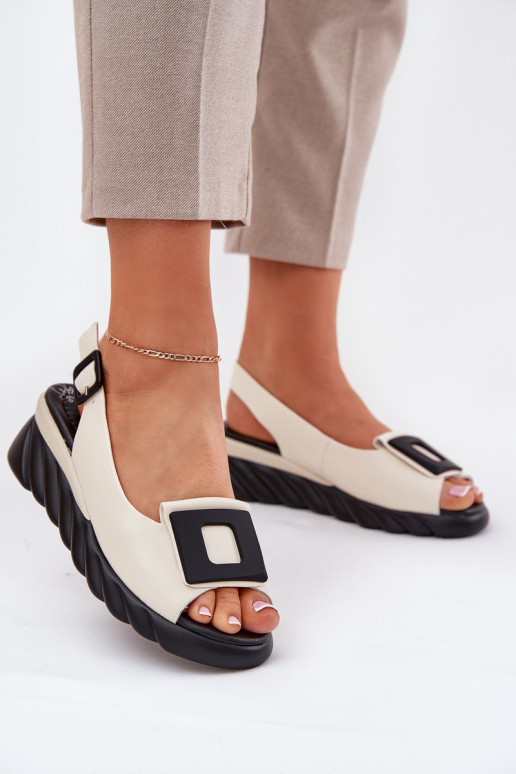 Sandálias femininas Feminino Em uma cunha com decoração Artiker 56C1570 bege Sandálias femininas Feminino Em uma cunha com decoração Artiker 56C1570 bege