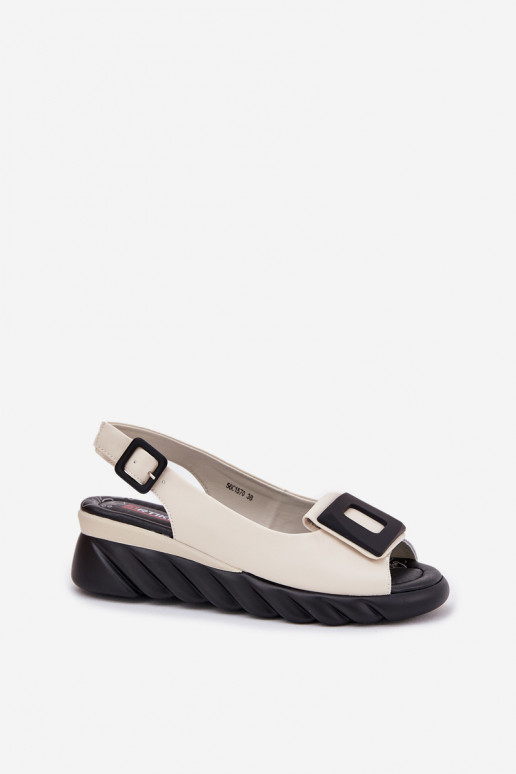 Sandálias femininas Feminino Em uma cunha com decoração Artiker 56C1570 bege Sandálias femininas Feminino Em uma cunha com decoração Artiker 56C1570 bege